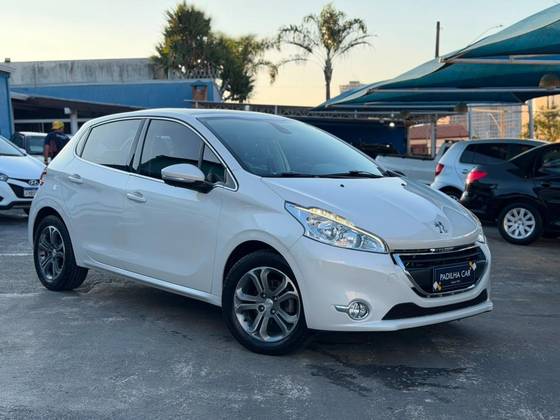 PEUGEOT 208 1.6 GRIFFE 16V FLEX 4P AUTOMÁTICO PEUGEOT 208 1.6 GRIFFE 16V FLEX 4P AUTOMÁTICO